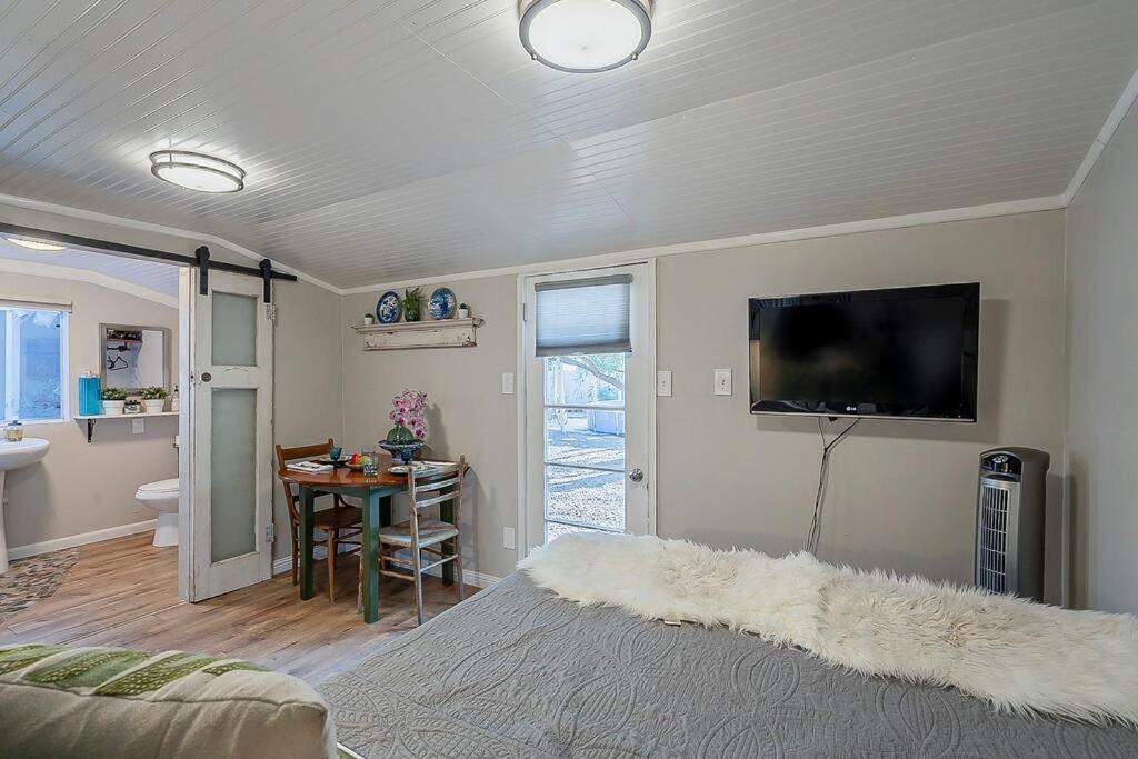 Cute Peaceful Tiny House Getaway W Backyard - Low Summer Rates! Tucson Dış mekan fotoğraf